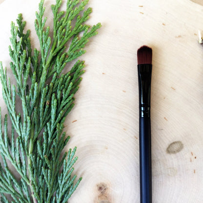 Small All over Brush • Brown Vegan Faux • Cruelty Free • Matte Black Wood Handle and Black Ferrules • Cream and Powder • Dye Free