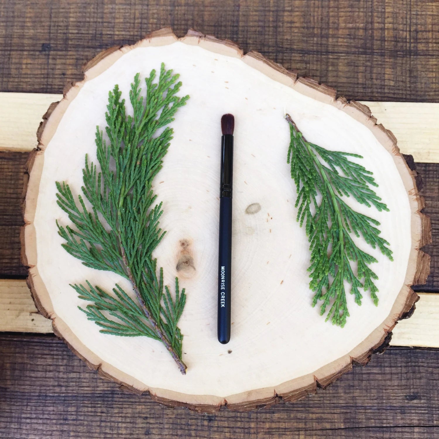 Eye Definer/Blender Brush • Brown Vegan Faux • Cruelty Free • Matte Black Wood Handle and Black Ferrules • Cream and Powder • Dye Free