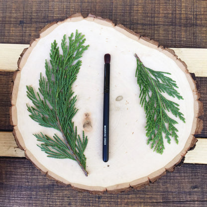 Eye Definer/Blender Brush • Brown Vegan Faux • Cruelty Free • Matte Black Wood Handle and Black Ferrules • Cream and Powder • Dye Free